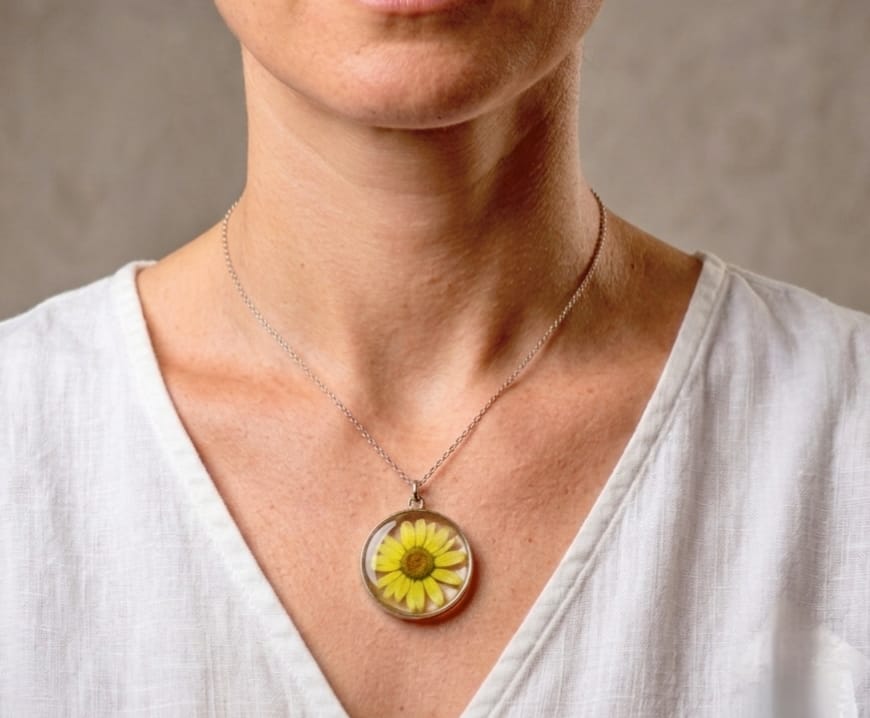 Lime Blossom Daisy Pendant
