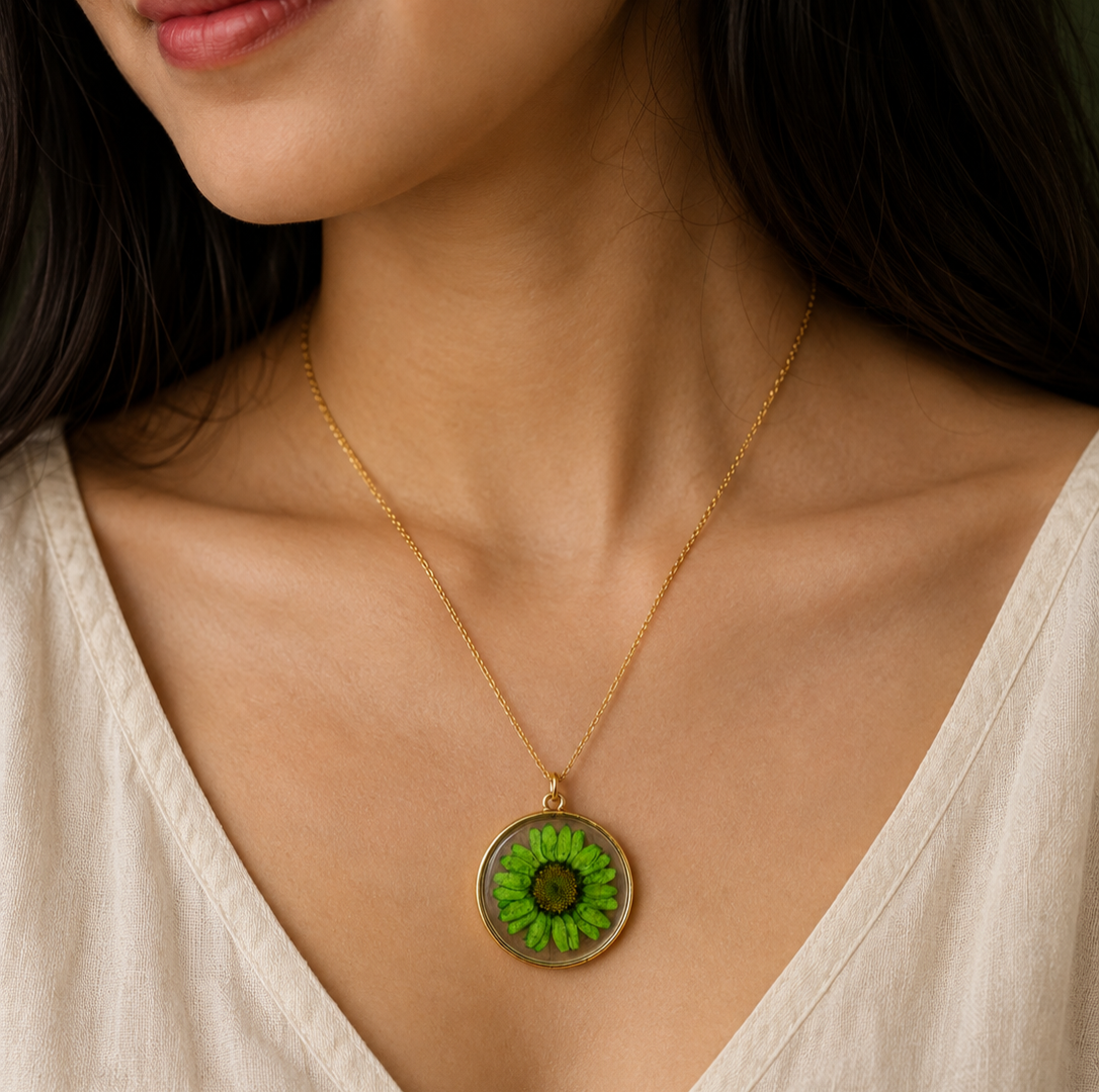 Forest Green Daisy Pendant